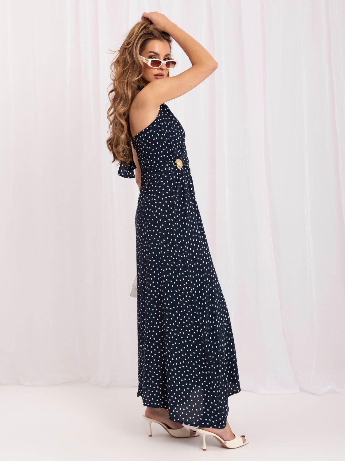 Sötétkék színű megkötős maxi ruha pöttyös mintával