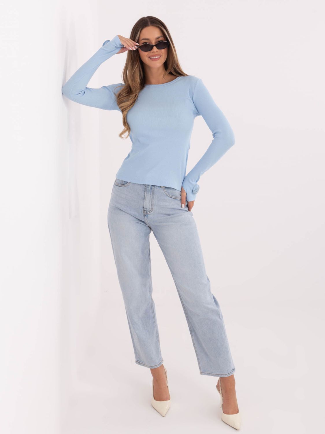 Női világoskék színű bordázott hosszú ujjú blúz