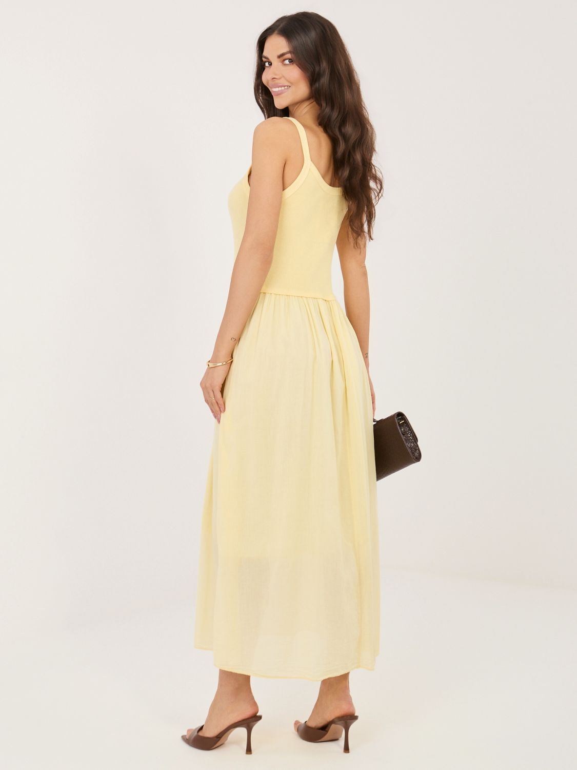 Világossárga színű maxi nyári ruha béléssel
