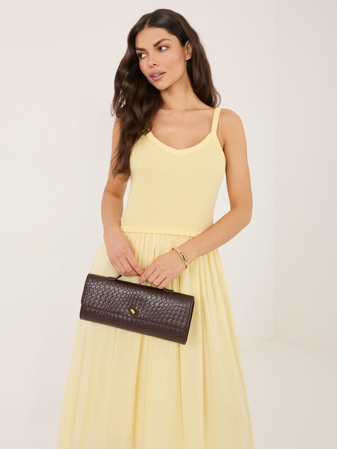 Világossárga színű maxi nyári ruha béléssel