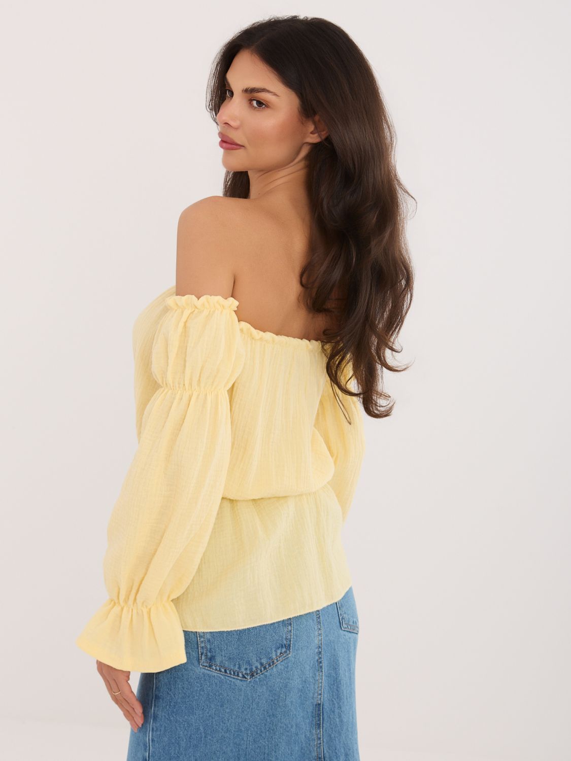 Sárga, váll nélküli blúz puffos ujjal