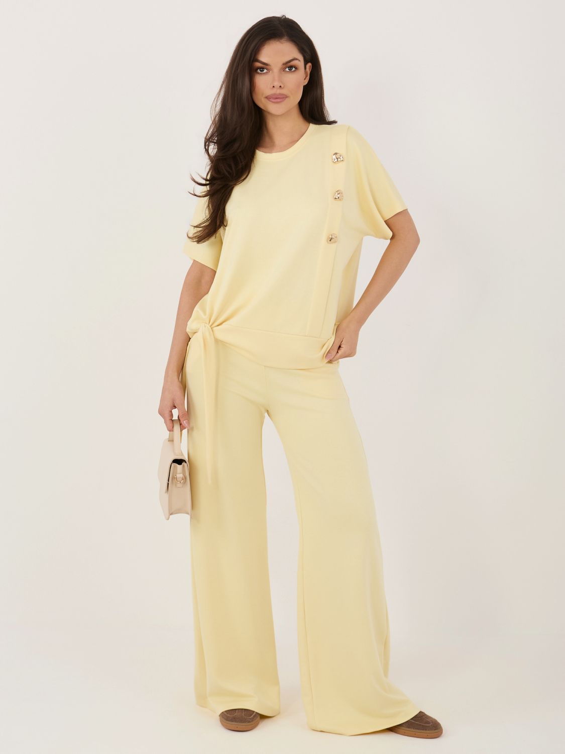 Női sárga színű szett rövid ujjakkal