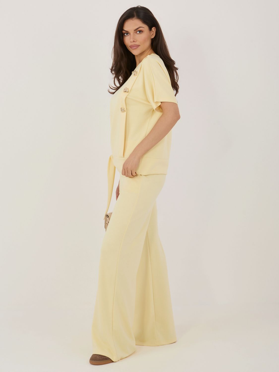 Női sárga színű szett rövid ujjakkal