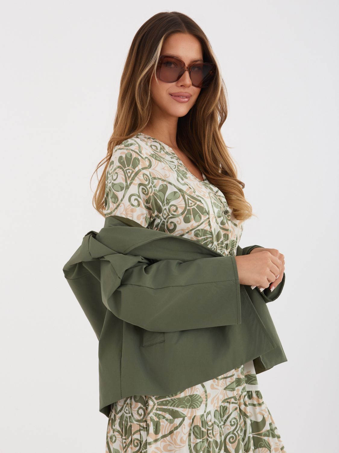 Rövid átmeneti kabát khaki színben