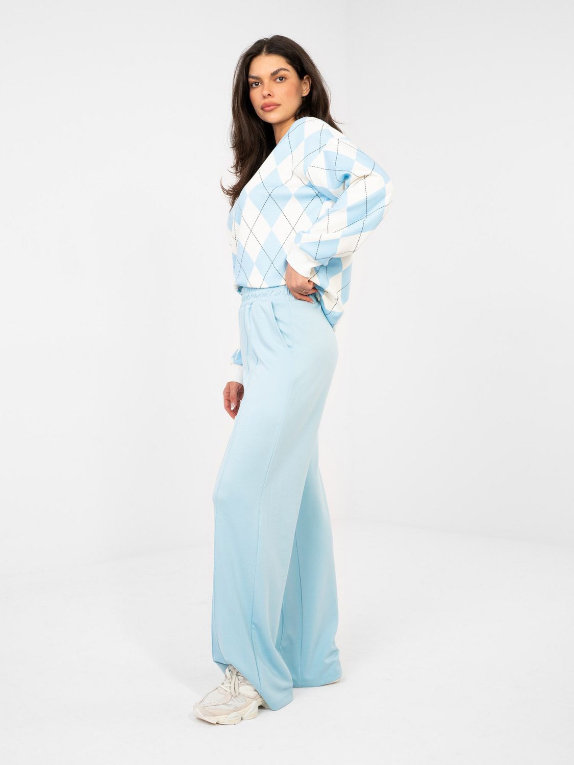 Női bő szárú világoskék melegítőnadrág