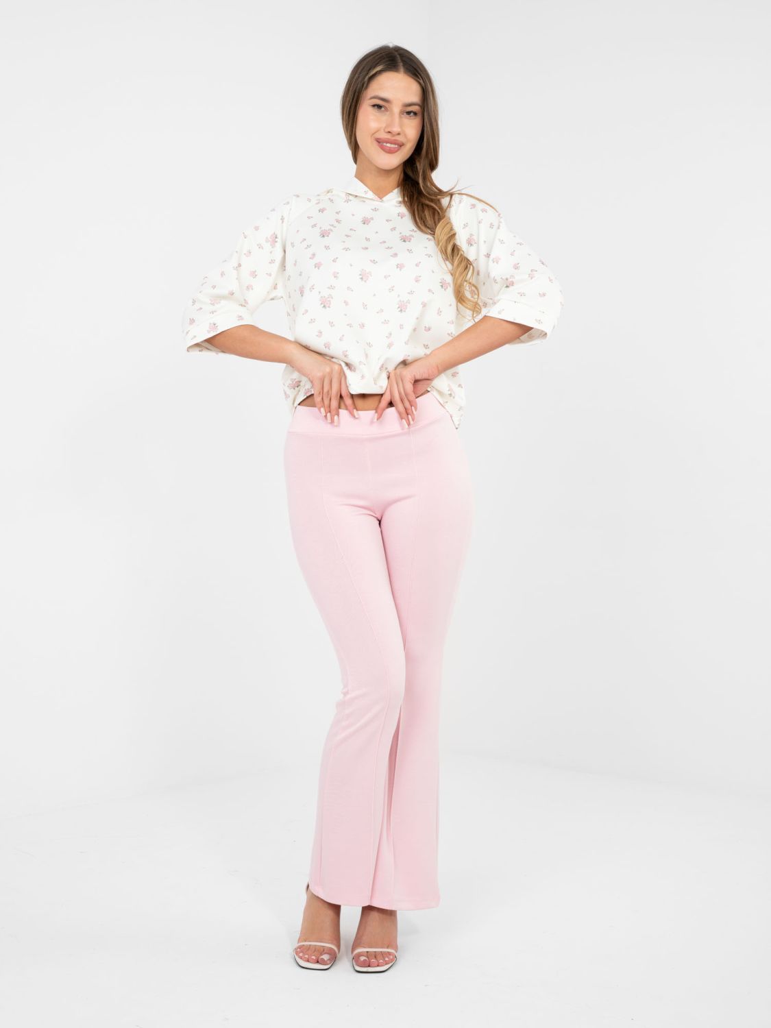 Stílusos rózsaszínű sportnadrág magas derékkal