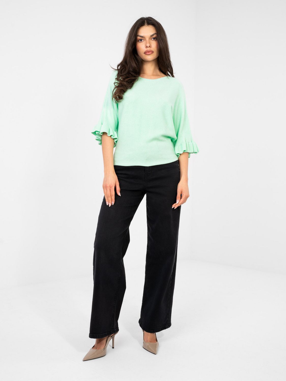 Elegáns mentazöld színű pulóver 3/4-es ujjal és fodorral