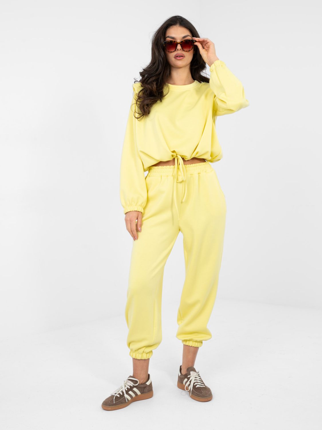 Női sárga színű szett megkötéssel és magas derékkal