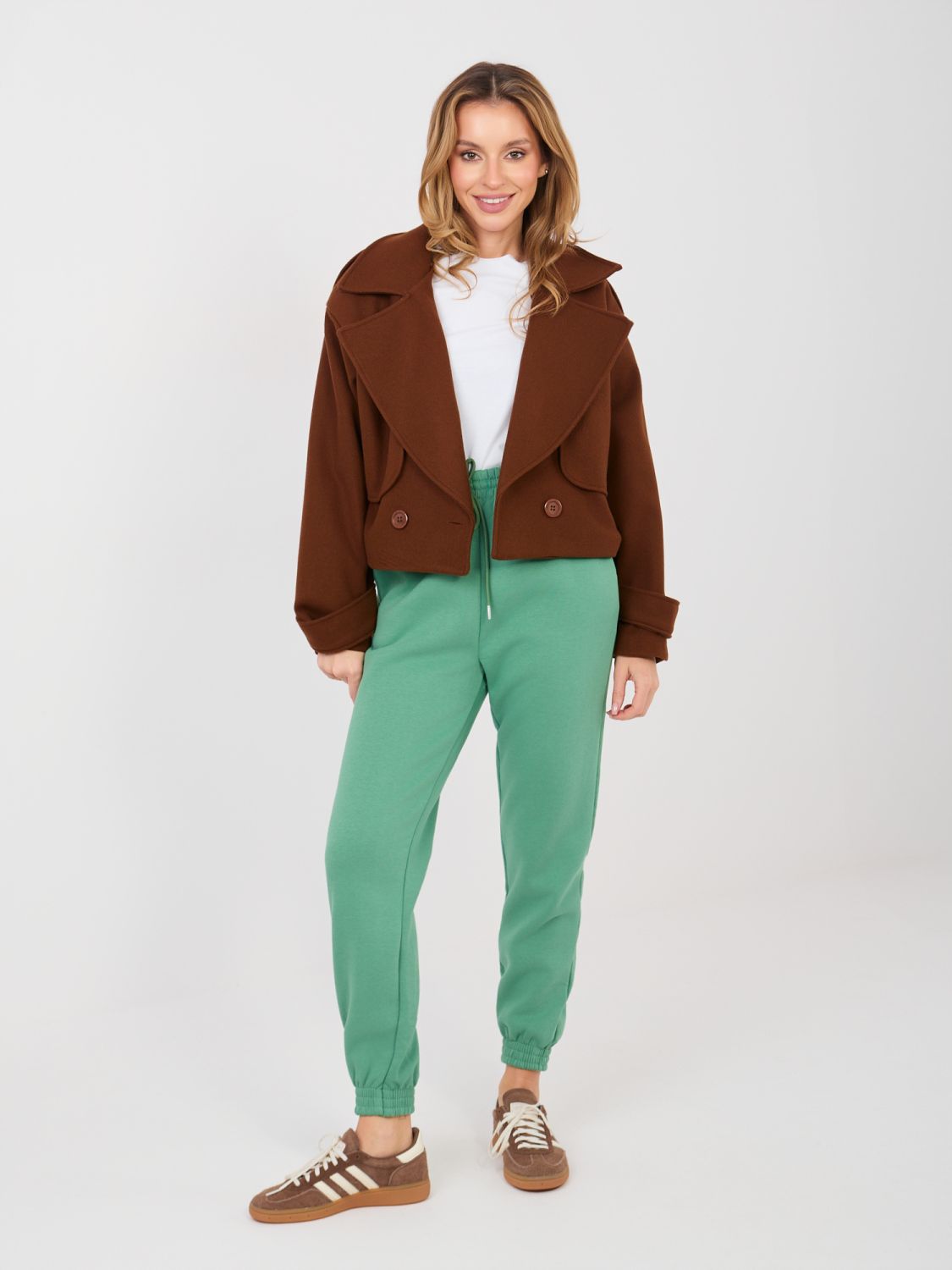 Pisztáciazöld színű melegítőnadrág magas derékkal