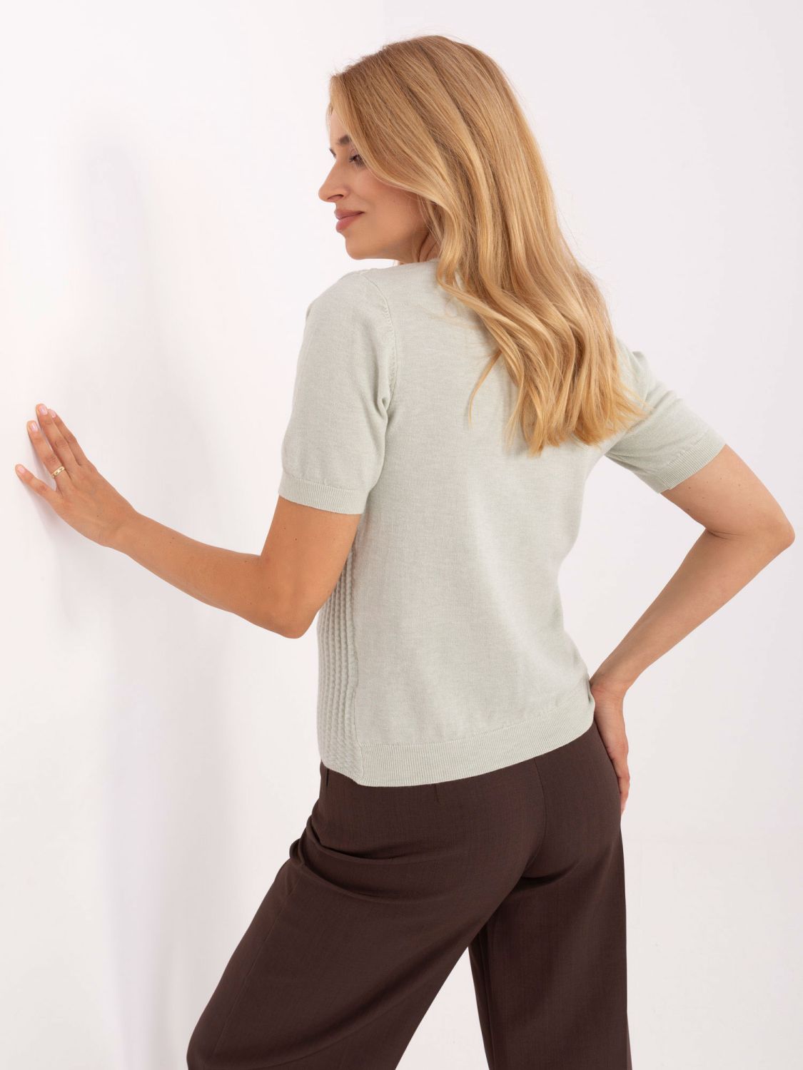 Elegáns pisztáciaszínű pulóver