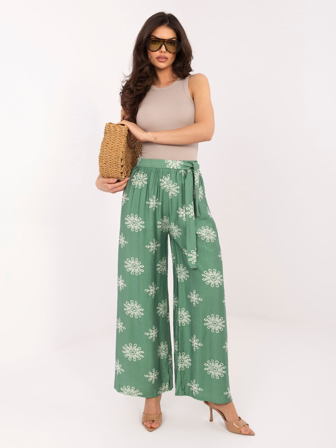 Zöld színű palazzo nadrág övvel