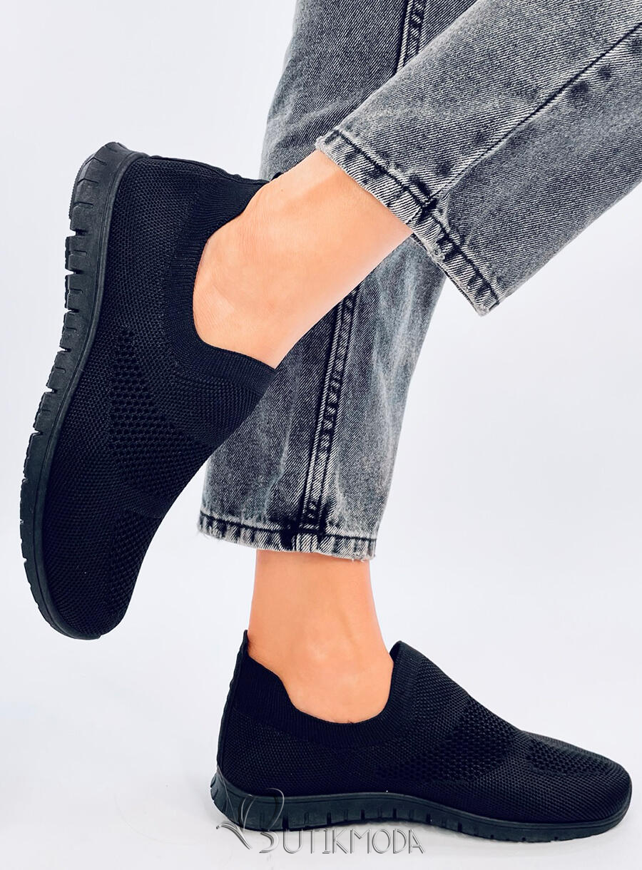 Fekete színű fűző nélküli tornacipő