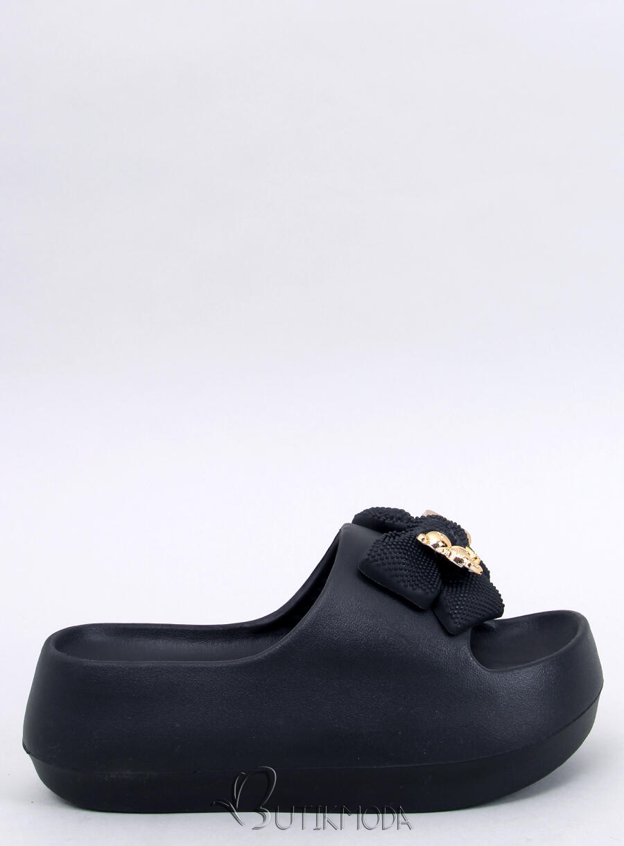 Fekete színű női gumi papucs masnival