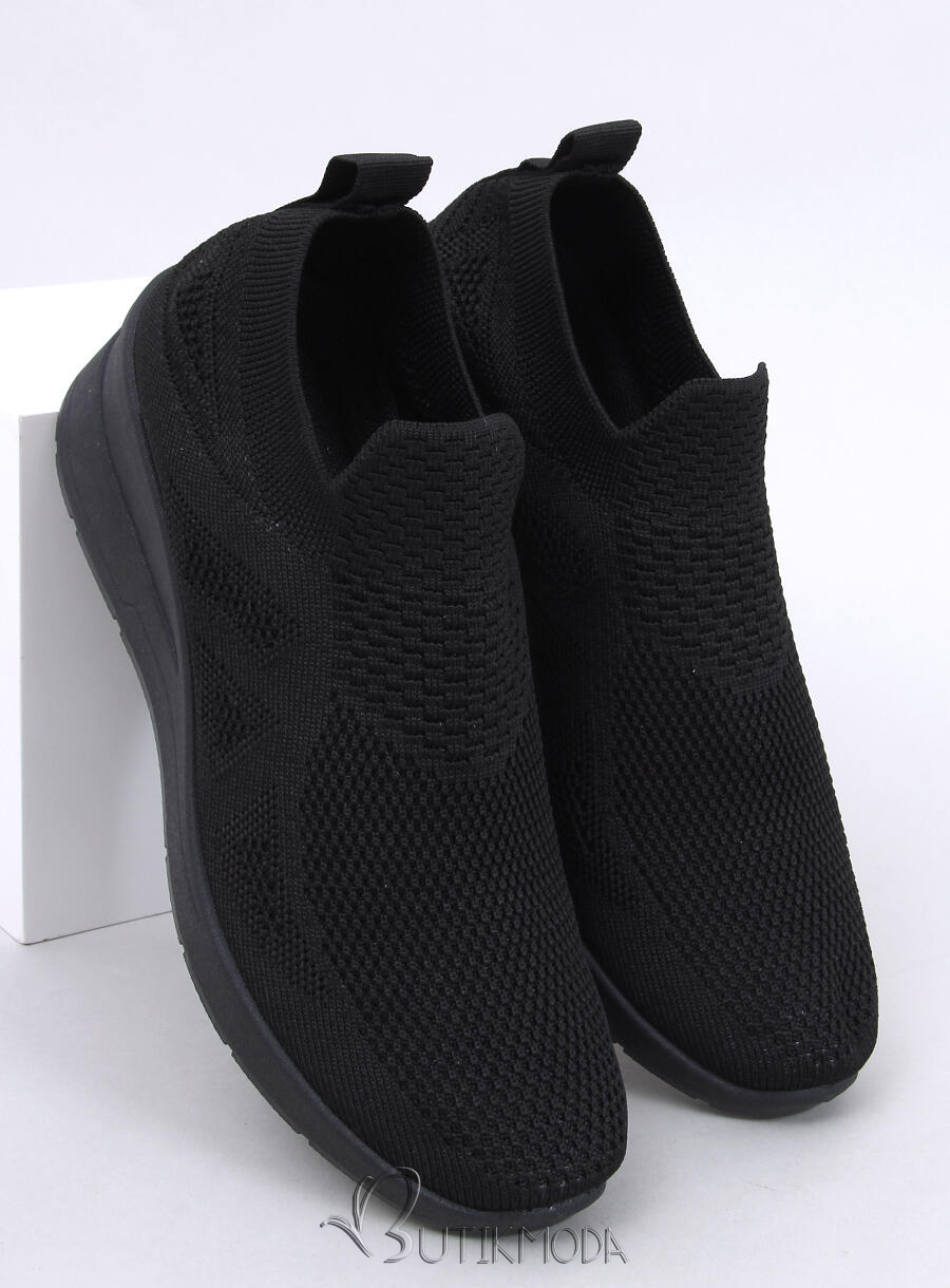 Elasztikus tornacipő emelt talpon - fekete színű