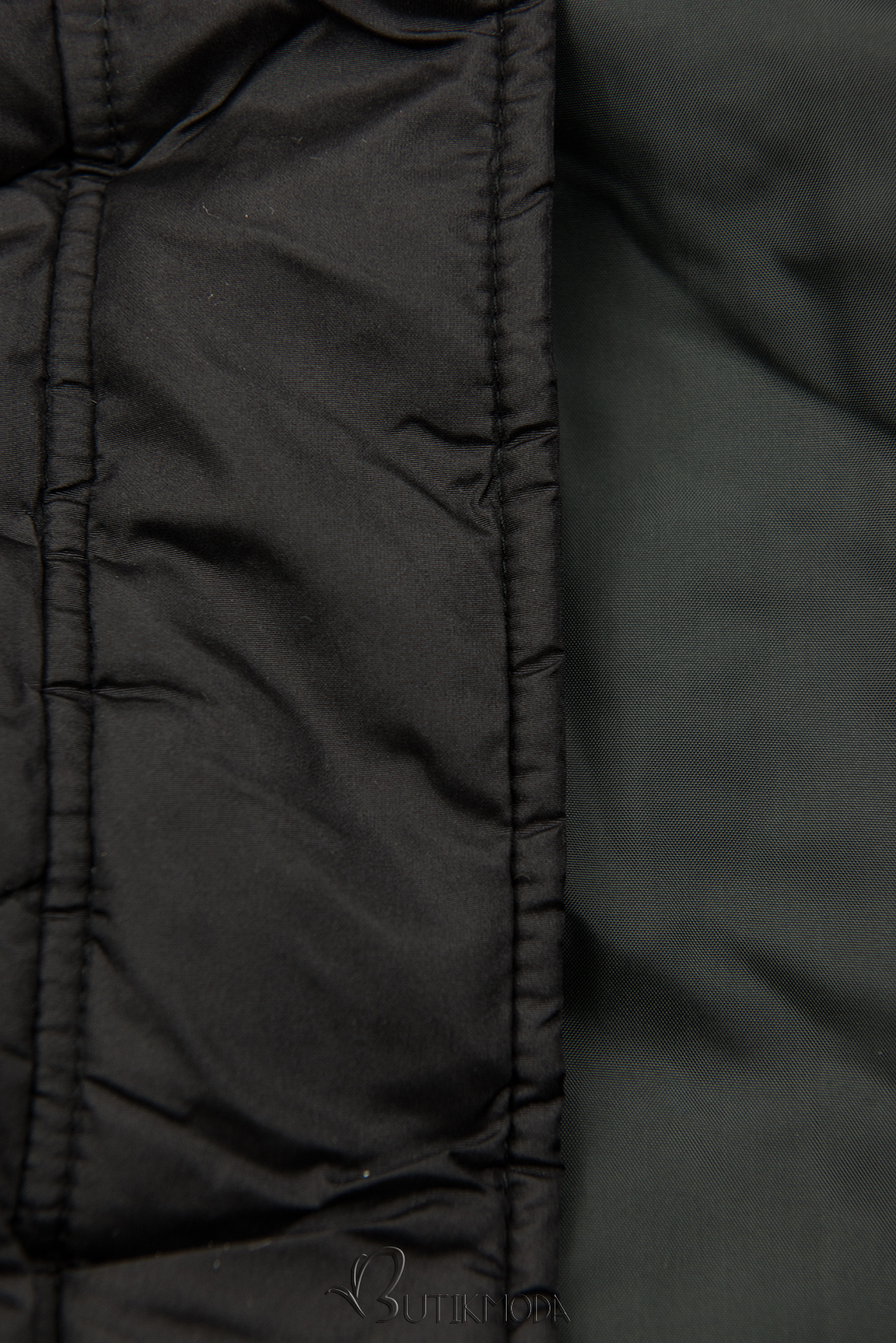 Téli steppelt kabát övvel - fekete színű