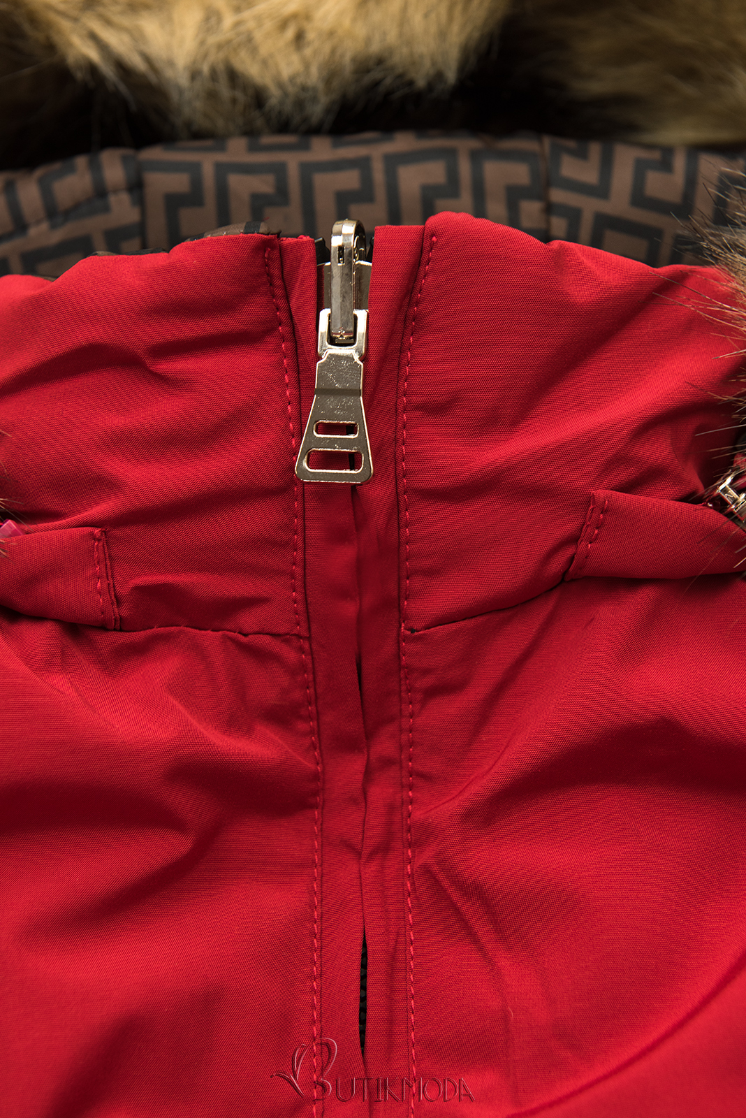 Piros színű steppelt kifordítható kabát