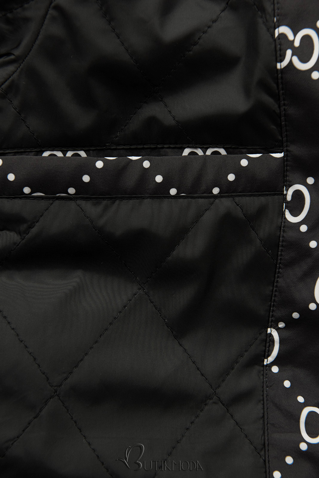 Fekete színű mintás parka levehető kapucnival