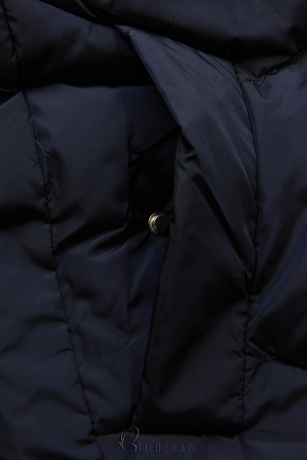 Sötétkék színű téli kapucnis dzseki műszőrmével