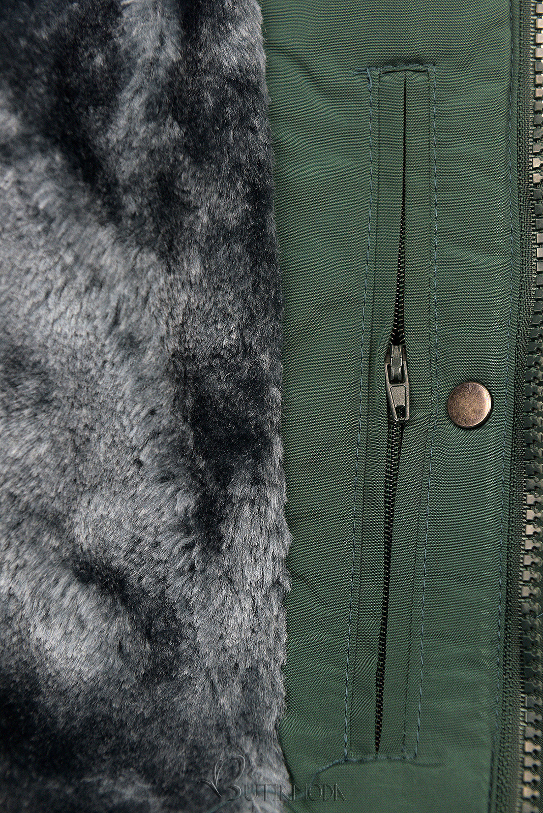 Sötétzöld színű téli kabát szürke plüssel