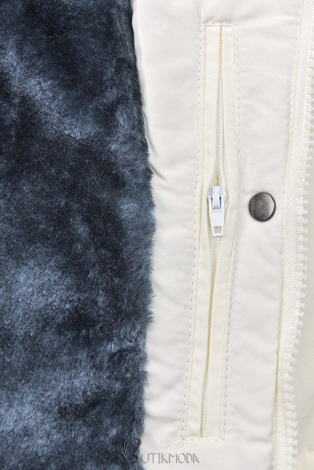 Krémfehér színű téli kabát szürke plüssel