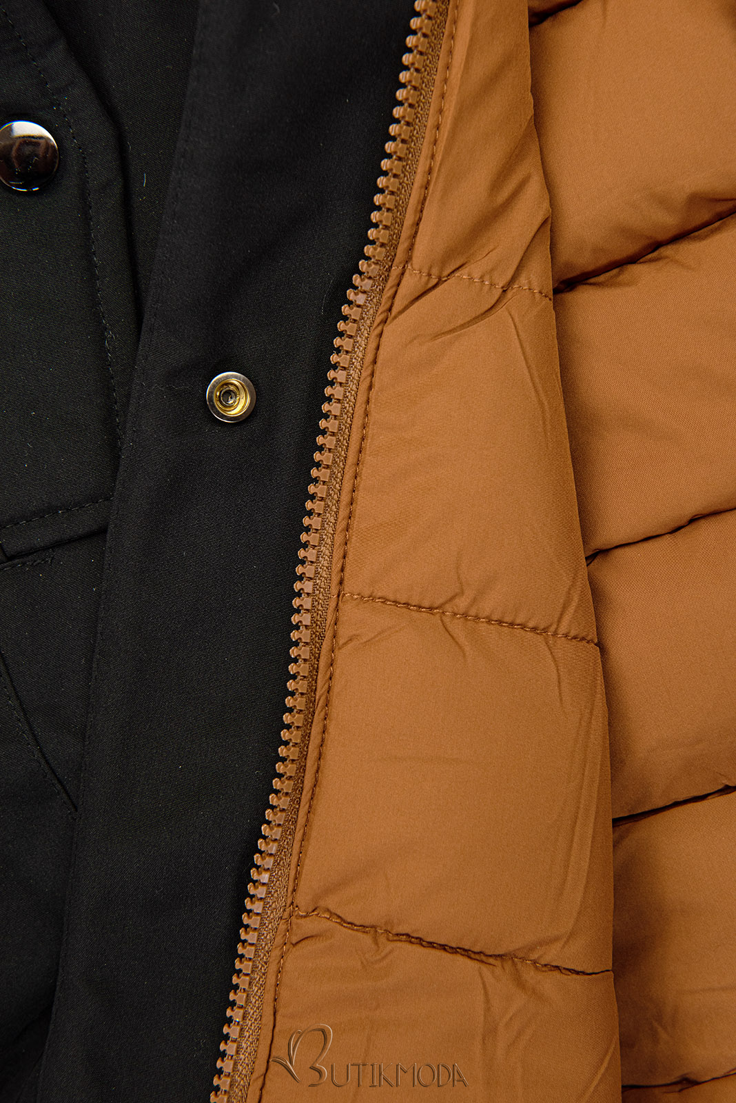 Kifordítható téli kabát szőrmével  - fekete és karamellszínű