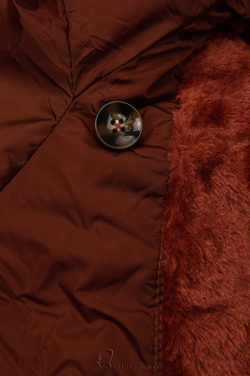 Paliszanderbarna színű steppelt téli kabát magas gallérral