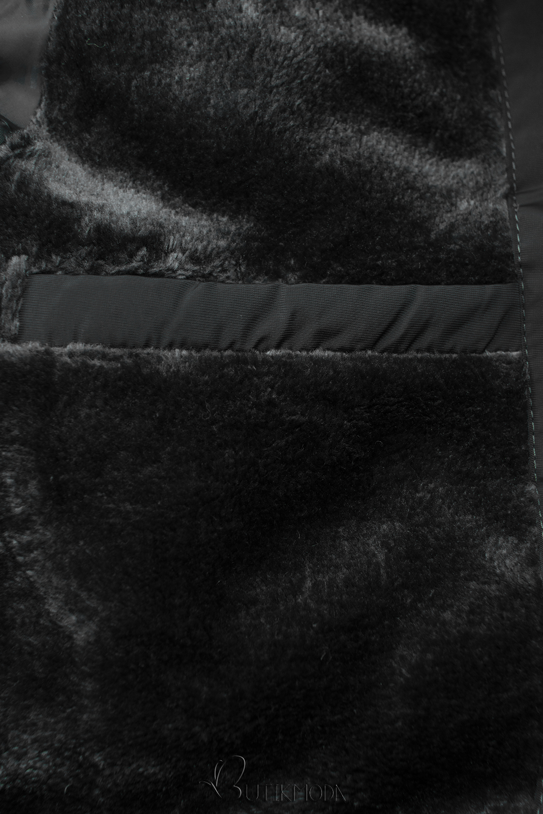 Fekete zsínű téli kabát levehető kapucnival