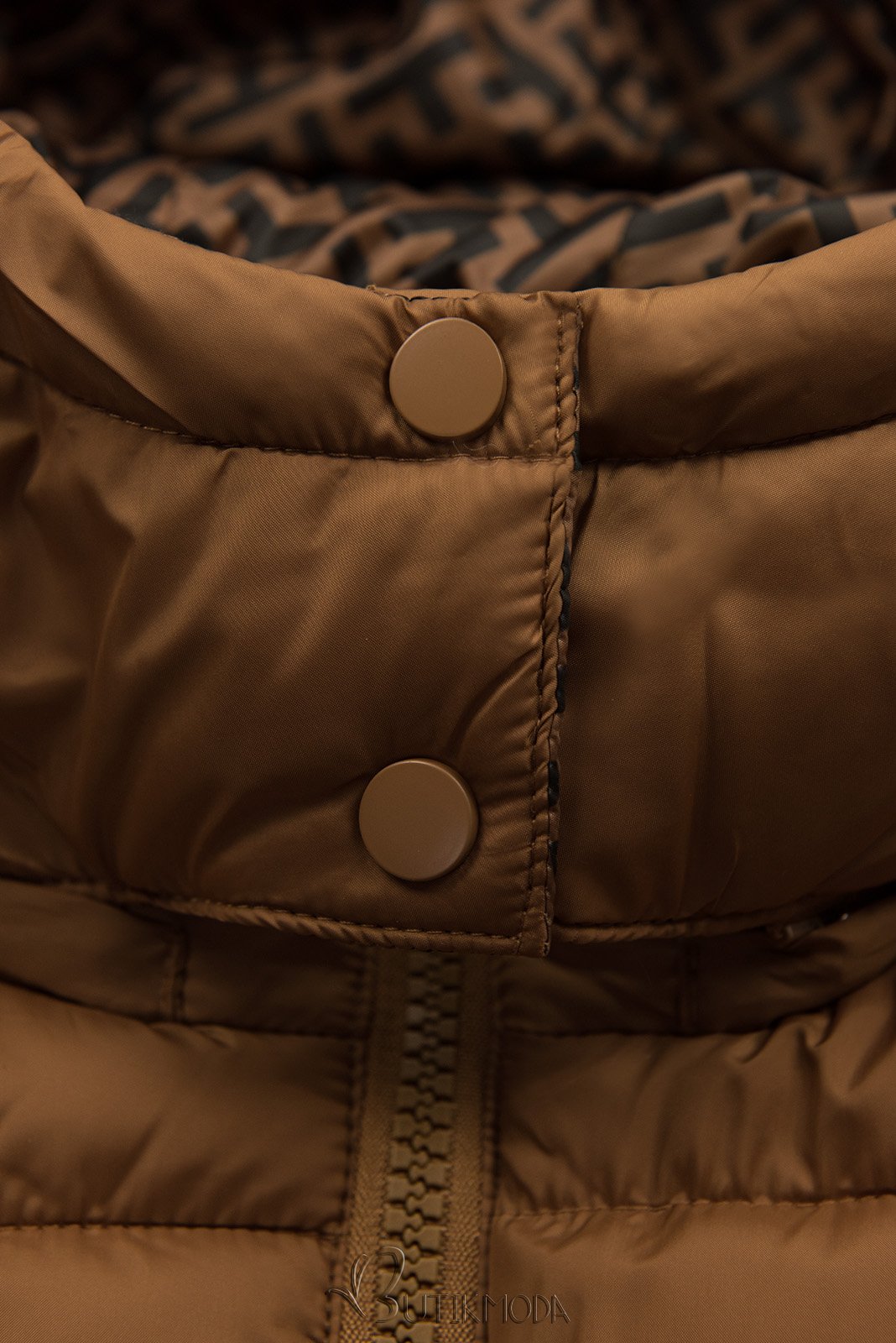 Karamellbarna színű téli dzseki mintás béléssel
