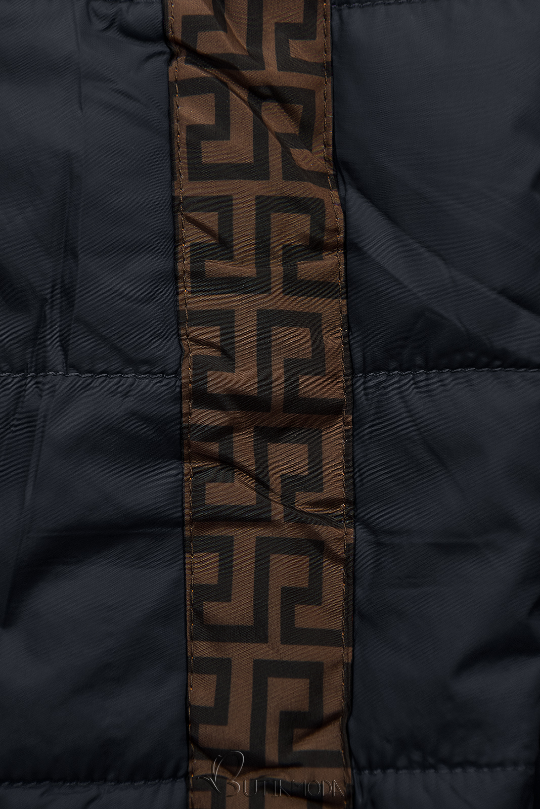 Sötétkék és barna színű kifordítható kabát béléssel