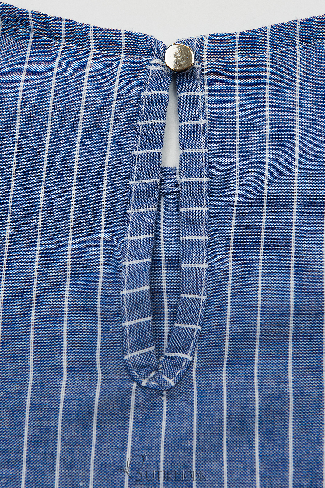 Kék és fehér színű csíkos ruha fodorral