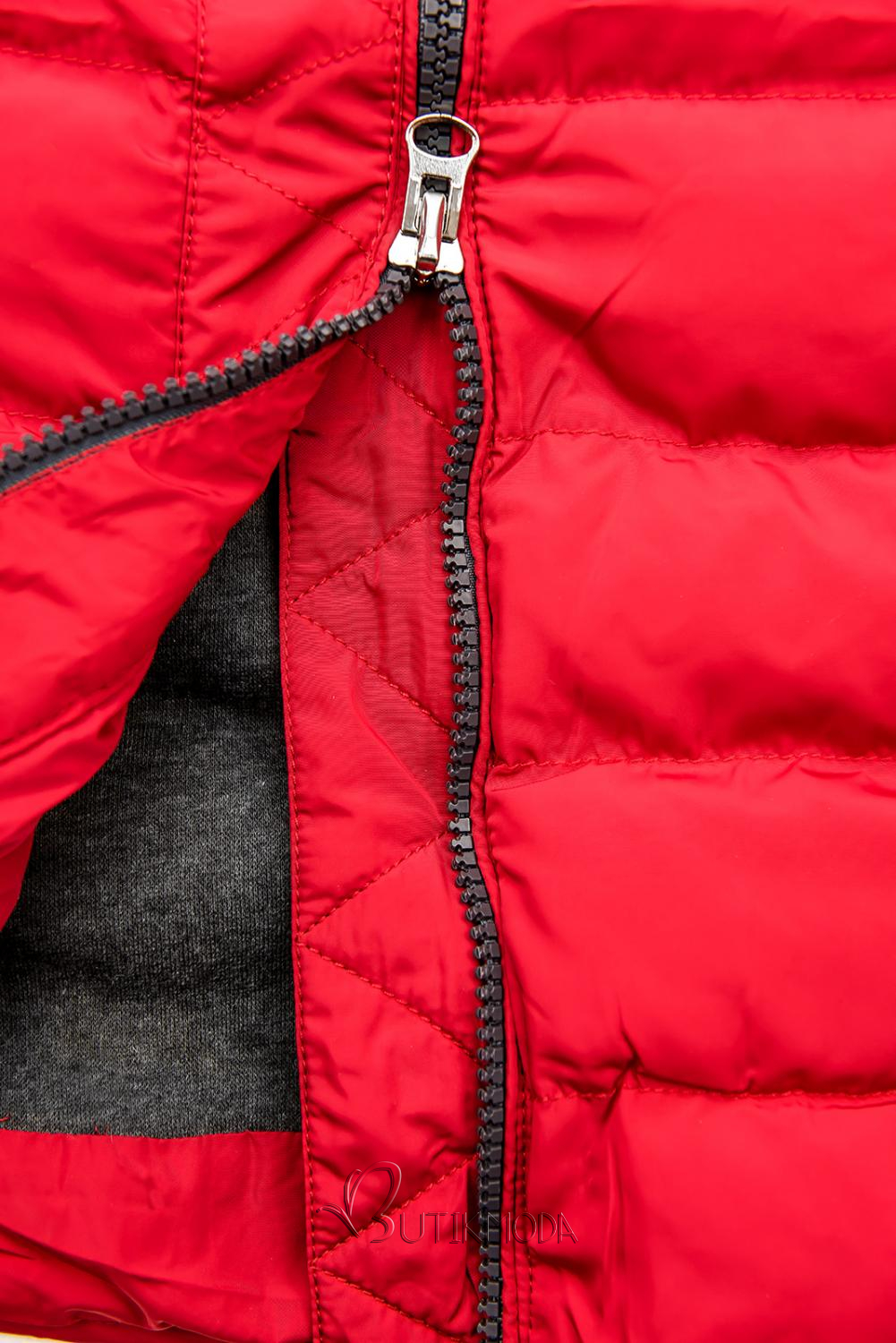 Piros színű steppelt kabát