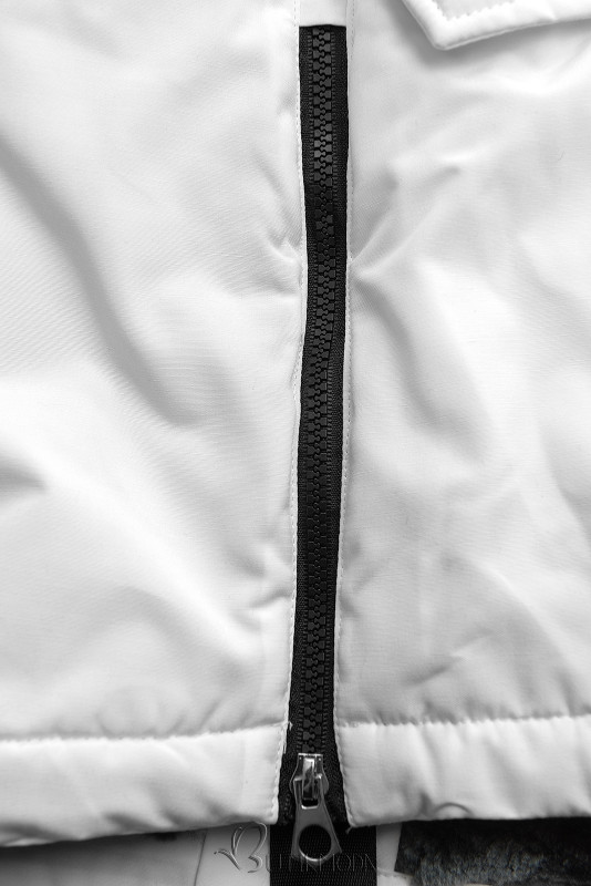 Fehér színű téli kabát magas gallérral