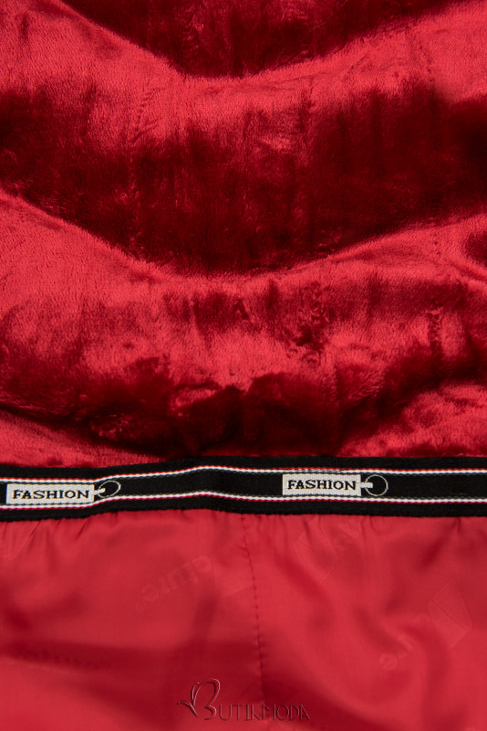 Piros és fekete színű kabát kontrasztos szegéllyel