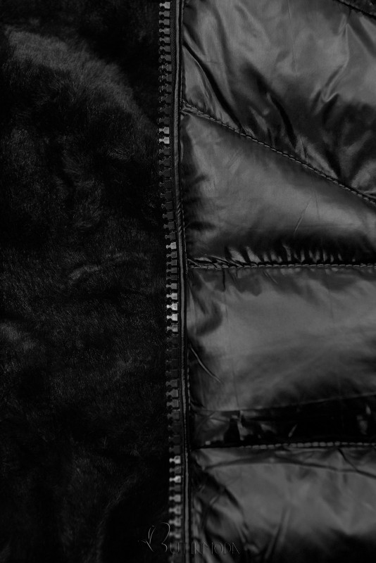 Fekete színű fényes kabát övvel