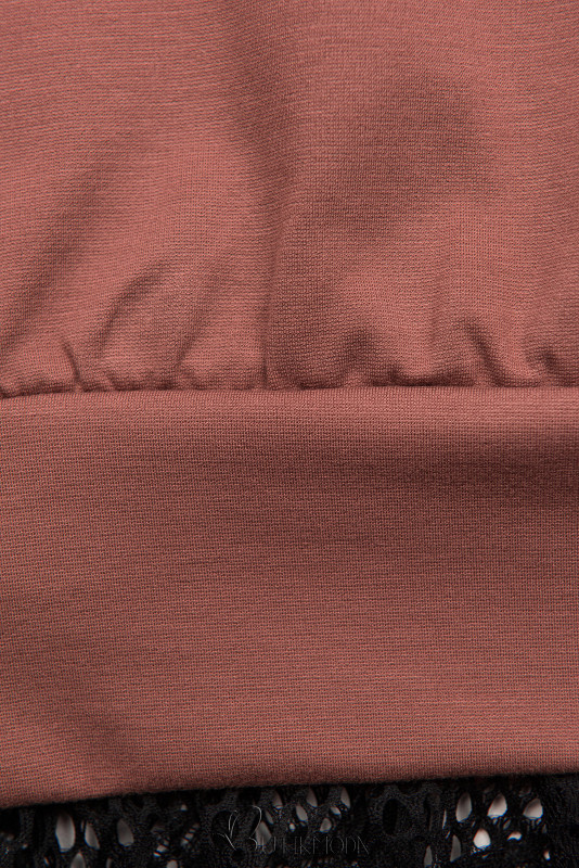 Rózsaszínű pulóverruha csipkével
