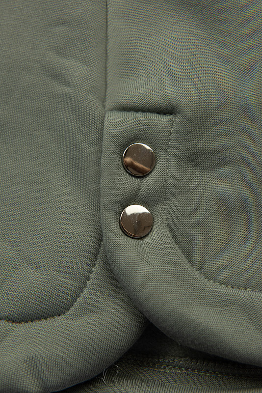 Olívazöld színű felső szürke színű kötött kapucnival