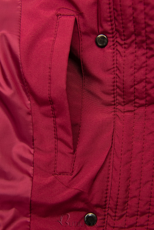 Szélesebb csípőre tervezett borvörös színű téli kabát