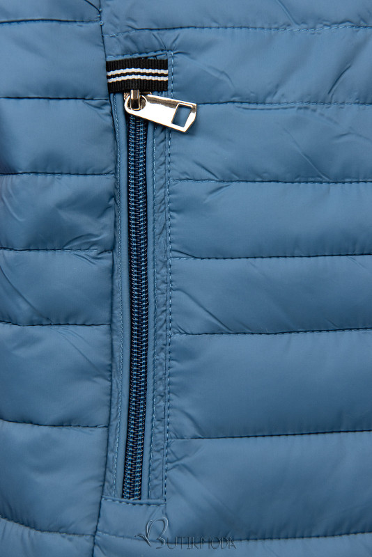 Kék színű steppelt dzseki az átmeneti időszakra