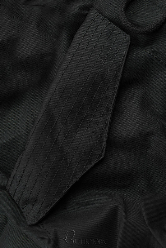 Fekete színű kabát magas gallérral és műszőrmével