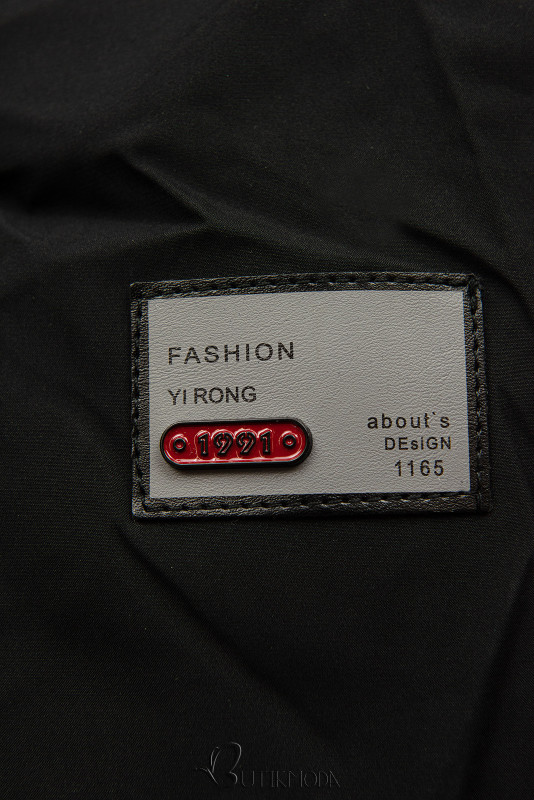 Fekete színű kabát terepmintás béléssel