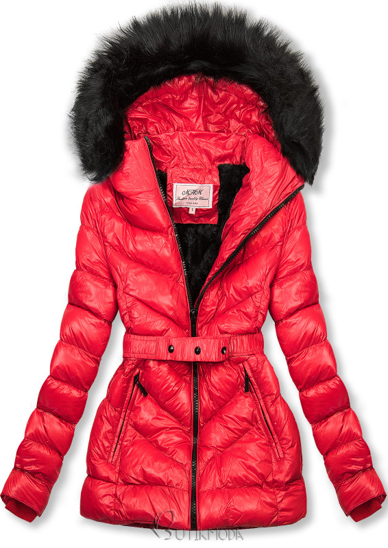 Piros színű rövid téli kabát fekete színű műszőrmével