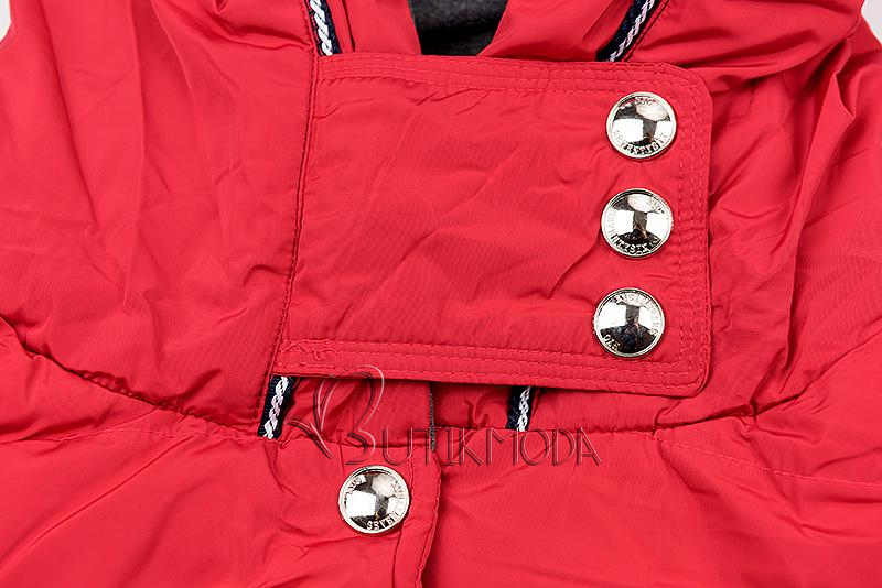 Piros színű steppelt kabát kapucnival