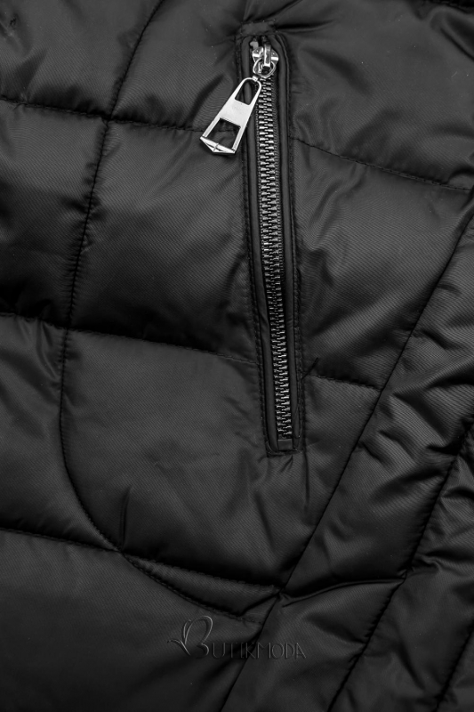 Fekete színű steppelt kabát, levehető kapucnival