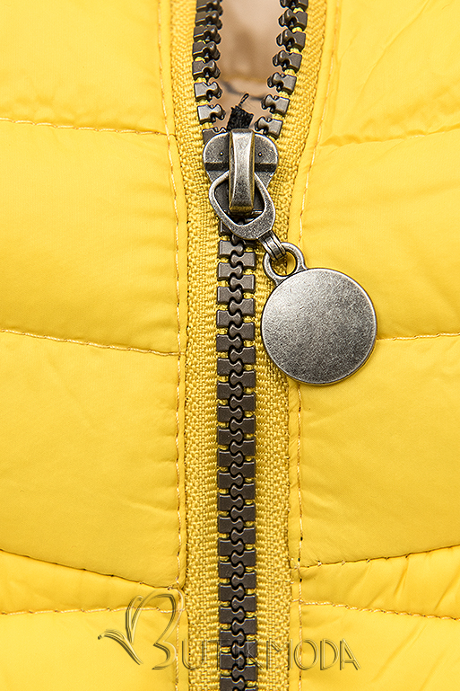 Sárga színű steppelt dzseki mintás béléssel