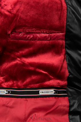 Piros és fekete színű kabát kontrasztos szegéllyel