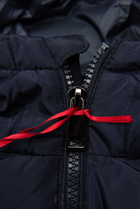 Sötétkék színű steppelt kabát az őszi/téli szezonra