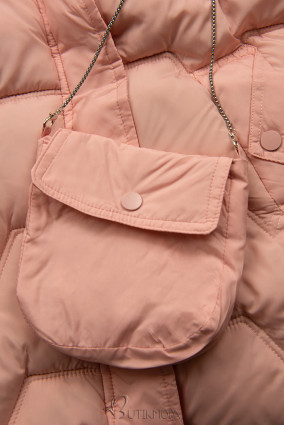 Rózsaszínű kézitáskával ellátott téli steppelt kabát