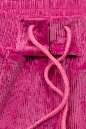Rózsaszínű nadrág derékban behúzással