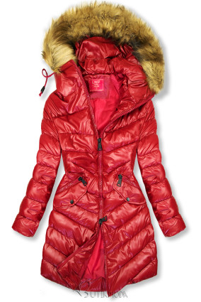Piros színű téli kabát steppelt megjelenésben