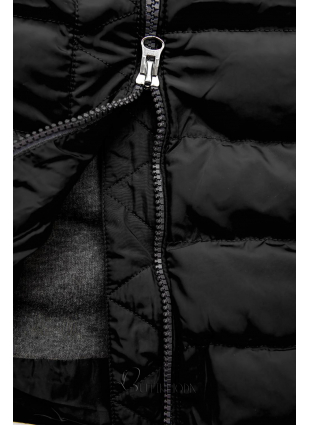 Fekete színű steppelt kabát